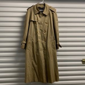 Burberrys Vintage Nova Check Double Breasted Trench Coat Men’s‎ 44L Beige